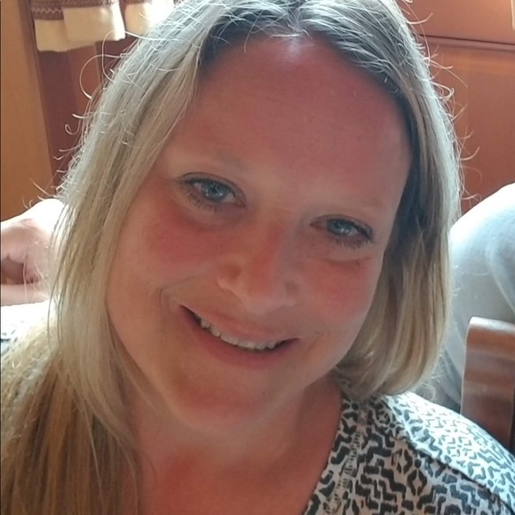 Meet your Posher, Amy - Picture 1 of 1